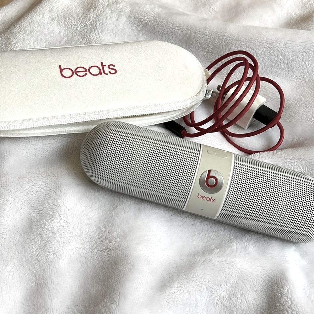 Beats Pill